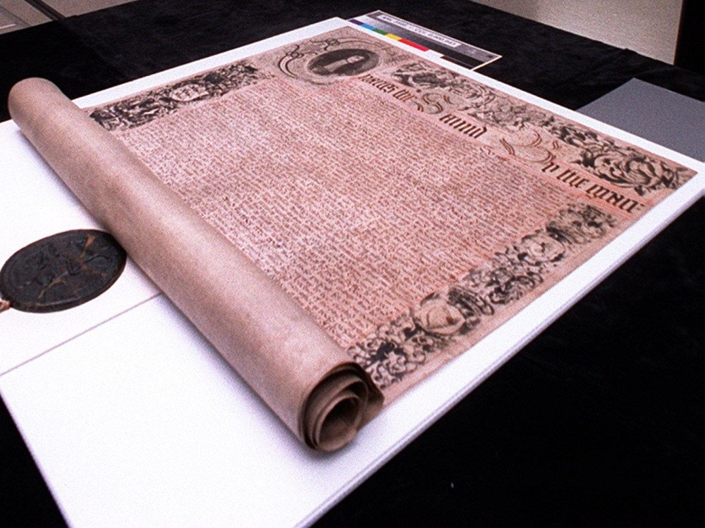 HISTORIC TREASURE ON THE MOVE: ONE WRONG MOVE & IT'S GONE FOREVER!