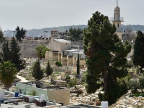 ফিলিস্তিনিরা হামাসকে সমর্থন করে, নিরস্ত্রীকরণ প্রত্যাখ্যান: জরিপ ফিলিস্তিনিরা হামাসকে সমর্থন করে, নিরস্ত্রীকরণ প্রত্যাখ্যান: জরিপ