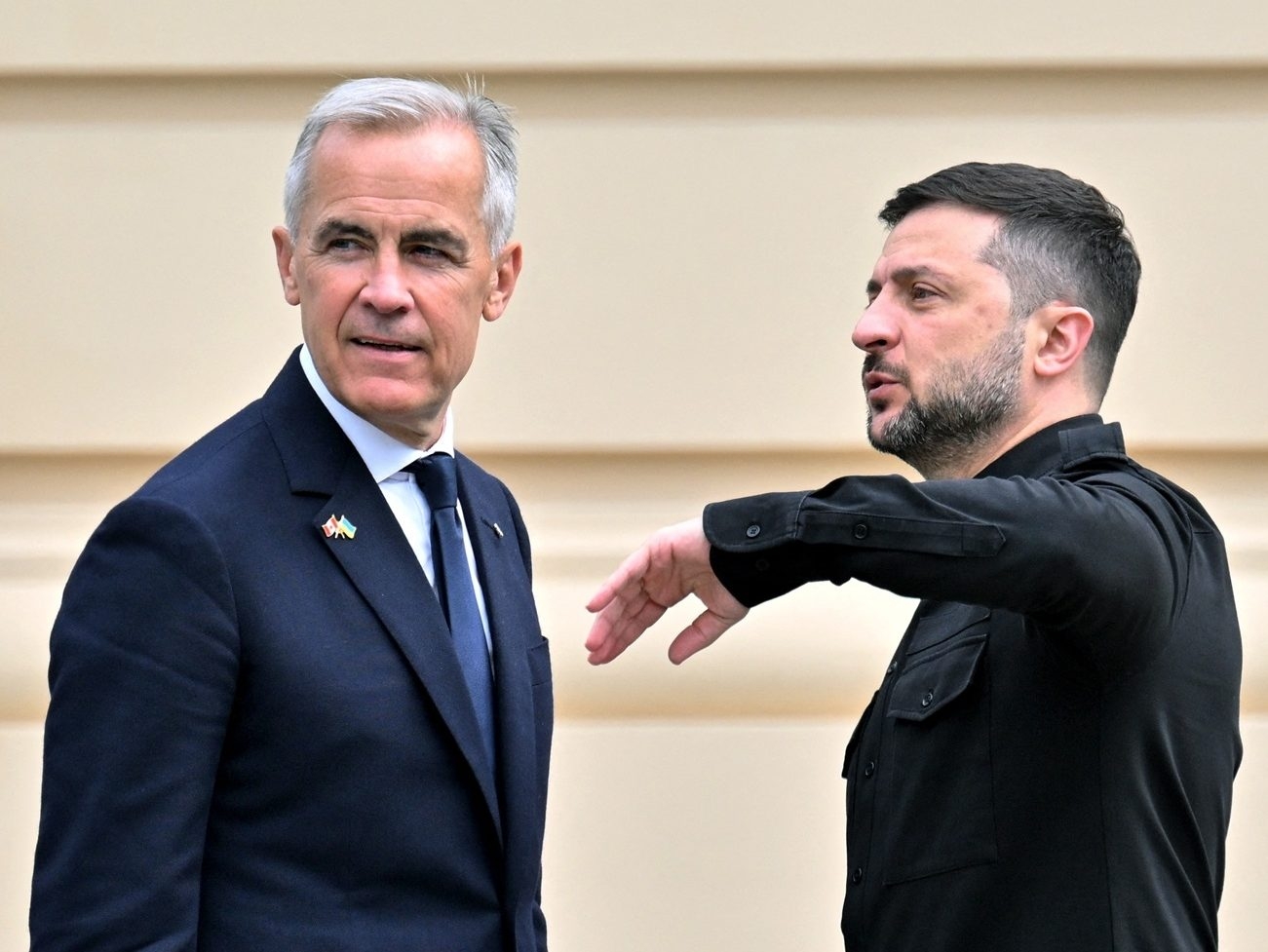 ZELENSKYY'S GAMBIT: Peace or Peril in Florida?!