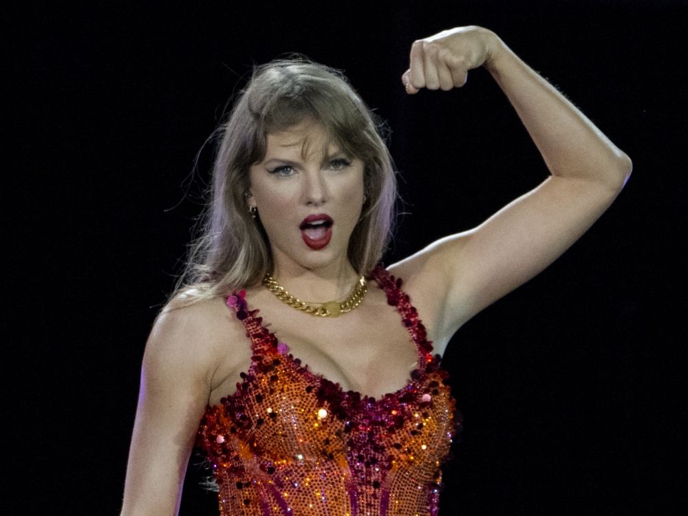 Taylor Swift performed surprise 3-hour concert in wrestling legend’s living room