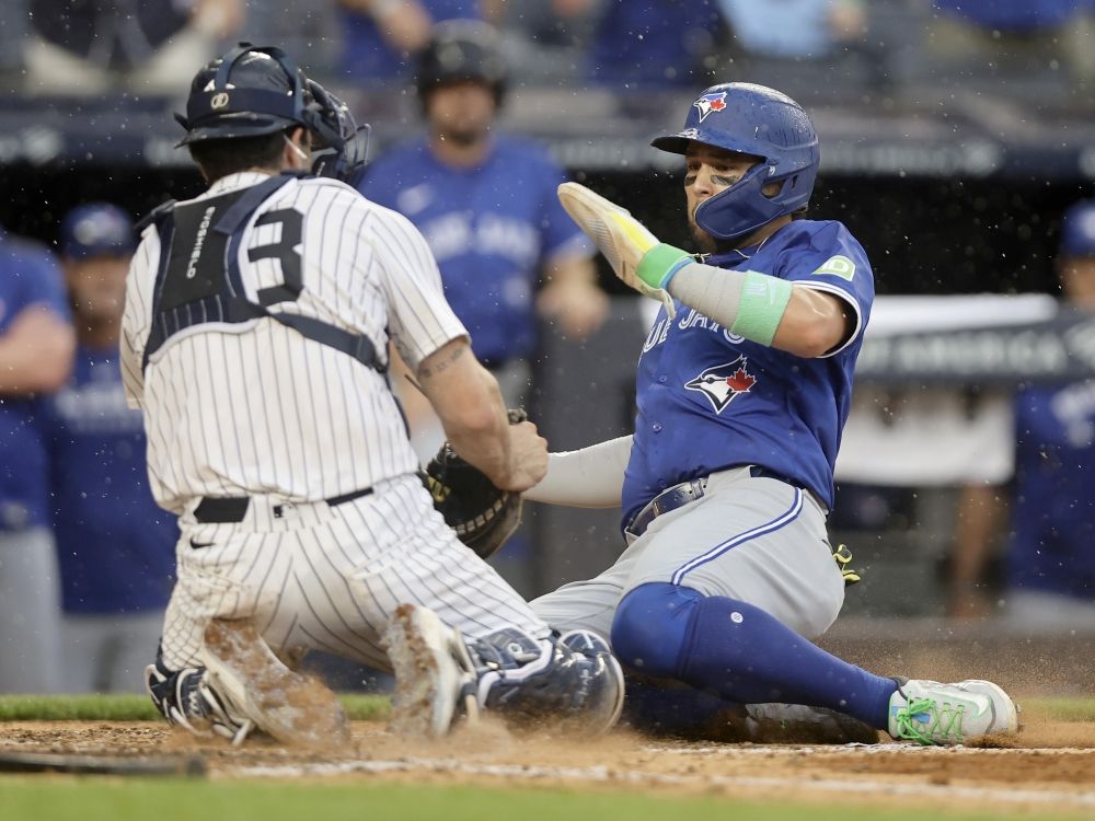 Toronto's all-star shortstop suffered a knee injury earlier this month and is getting a second opinion. He will be a free agent this winter.