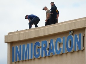 092525-APTOPIX_Immigration_Facility_Shooting