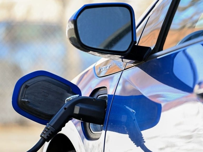 Many EV owners say they’re undeterred after the federal government’s mandate pause