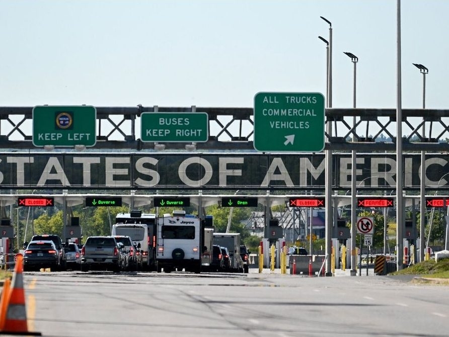 Snowbirds facing new hurdle at U.S. border ahead of long-term visits