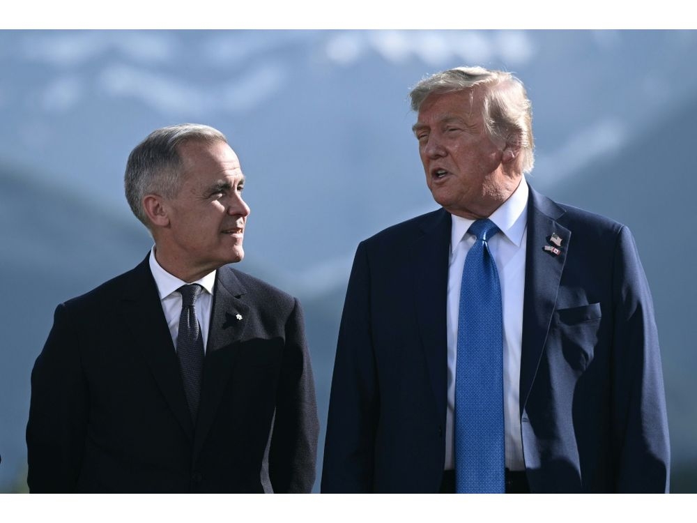 Canadian Prime Minister Mark Carney (left) and US President Donald Trump. (Brendan SMIALOWSKI/AFP/File)