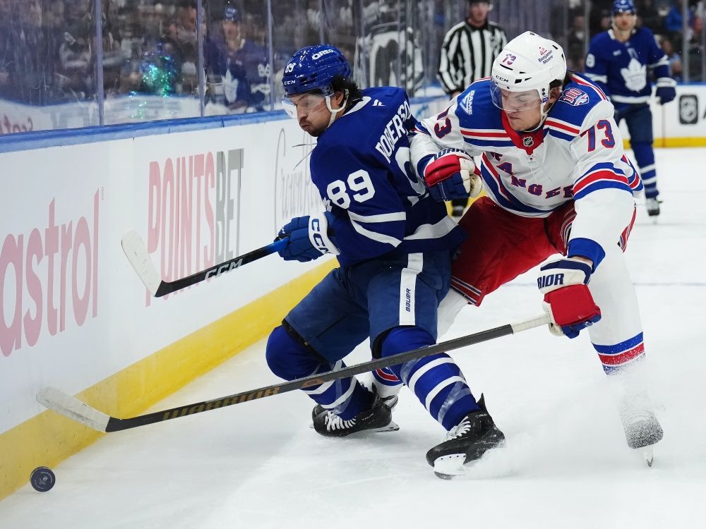 Steve Bannon is accused of doing a straight-arm Nazi salute | Toronto Sun