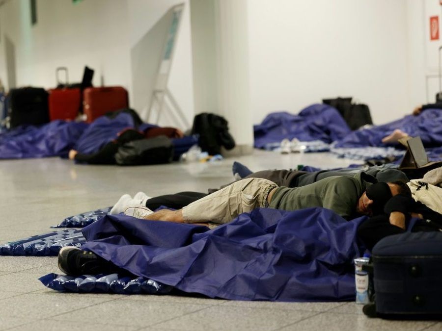 The latest shutdown affected over 6,500 passengers.