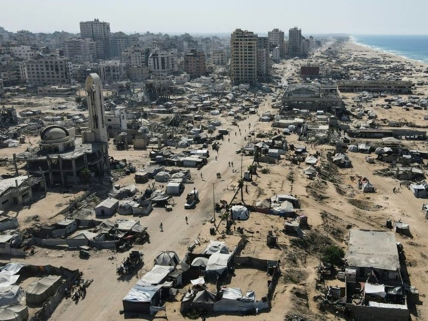 Trump warns Hamas not to breach Gaza deal as Vance heads to Israel