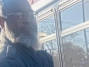 অপরাধের দৃশ্য: TTC বাসে কথিত যৌন নিপীড়নের অভিযোগে একজনকে চাওয়া হয়েছে৷ অপরাধের দৃশ্য: TTC বাসে কথিত যৌন নিপীড়নের অভিযোগে একজনকে চাওয়া হয়েছে৷