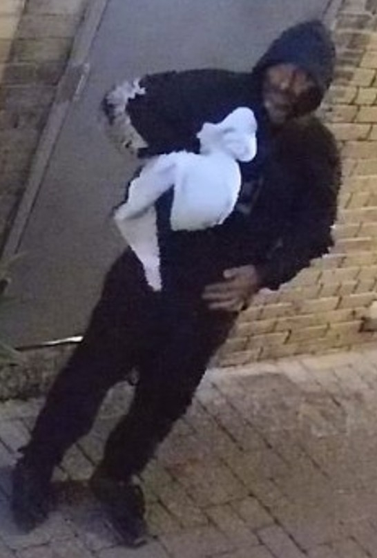 This unidentified man is suspected of deliberately sparking “numerous” fires in the area of Yonge and Richmond Sts. between Oct. 8 and 16, 2025. This unidentified man is suspected of deliberately sparking “numerous” fires in the area of Yonge and Richmond Sts. between Oct. 8 and 16, 2025.