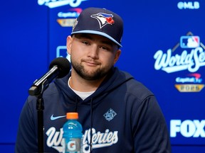 ব্লু জেসের বো বিচেট শুধুমাত্র বিশ্ব সিরিজের শিরোপাকে কেন্দ্র করে ব্লু জেসের বো বিচেট শুধুমাত্র বিশ্ব সিরিজের শিরোপাকে কেন্দ্র করে