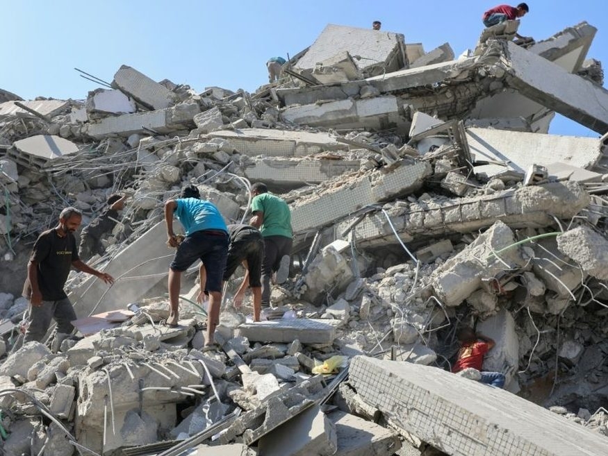 Gaza buried under 61 million tonnes of rubble