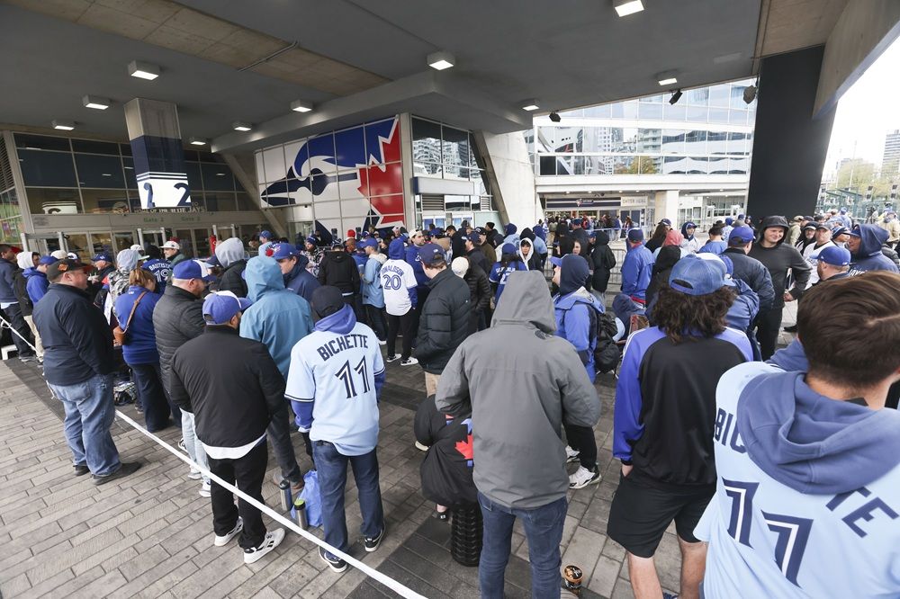 WARMINGTON: Blue Jays fans go wild for home team ahead of Game 6 in Toronto