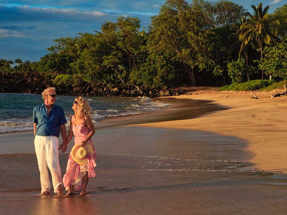 DEAR ABBY: Plans for anniversary suddenly include woman’s in-laws