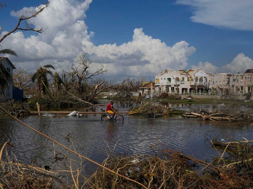 Hurricane Melissa: EAST COAST UNDER SIEGE!