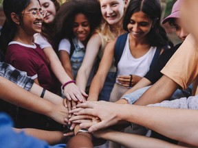 প্রিয় অ্যাবি: টিনের শেষ নাম পরিবর্তন তার দাদা-দাদীকে বিরক্ত করে প্রিয় অ্যাবি: টিনের শেষ নাম পরিবর্তন তার দাদা-দাদীকে বিরক্ত করে