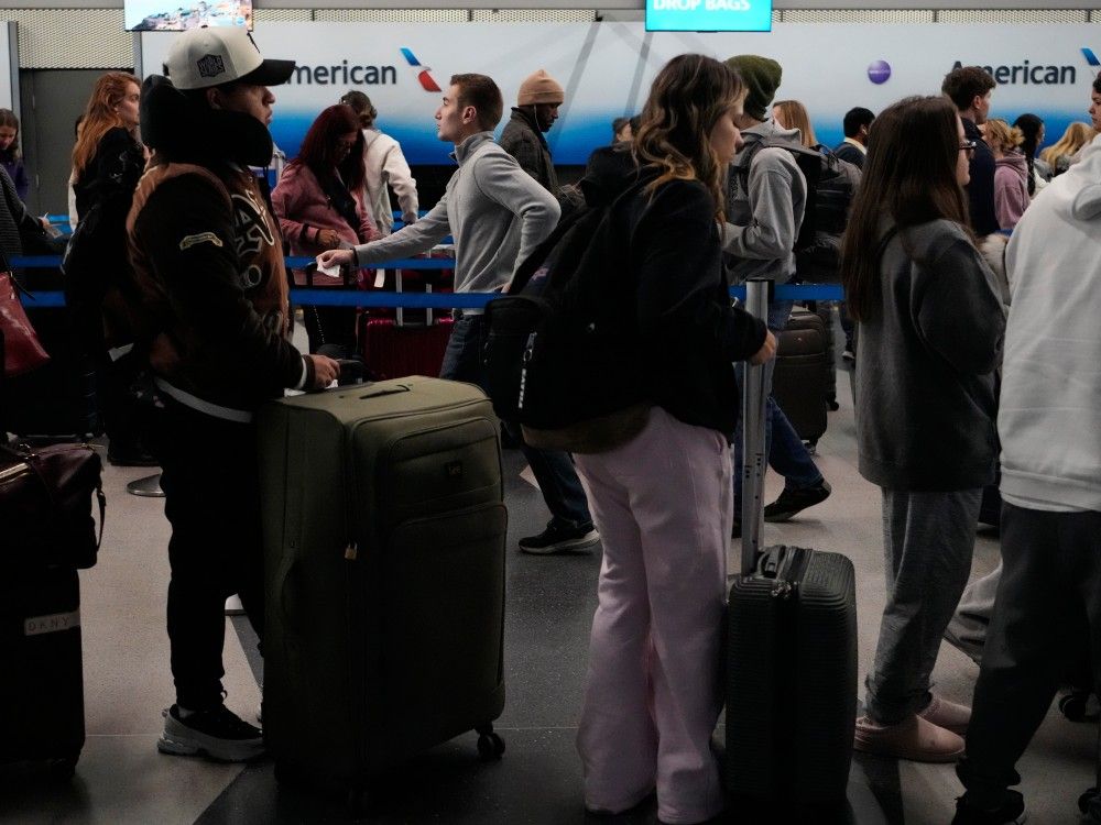 U.S. flight cancellations, delays expected to persist despite end to government shutdown