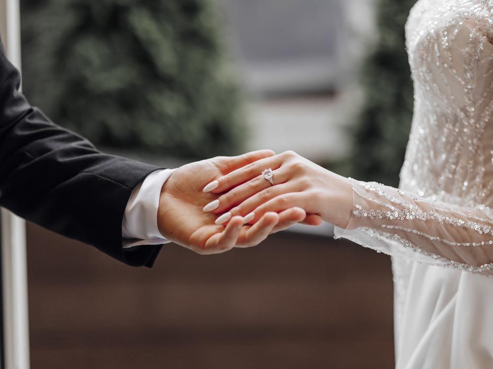 DEAR ABBY: Son invites his rapist father to wedding