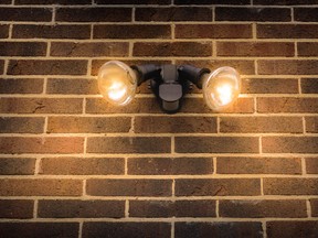 DEAR ABBY: Sensor light illuminates more than one problem DEAR ABBY: Sensor light illuminates more than one problem