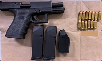  An image from Toronto Police of a gun seized in the arrest of Derrick Bowyer, 41, of Toronto.