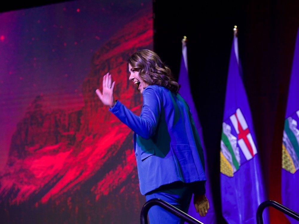 Carney's Pipeline Power Play: Alberta Premier FIGHTS for Survival!
