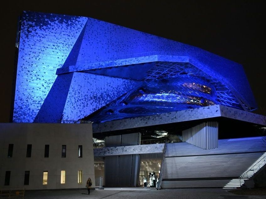 France arrests four protesters after smoke flares lit at Israeli orchestra concert