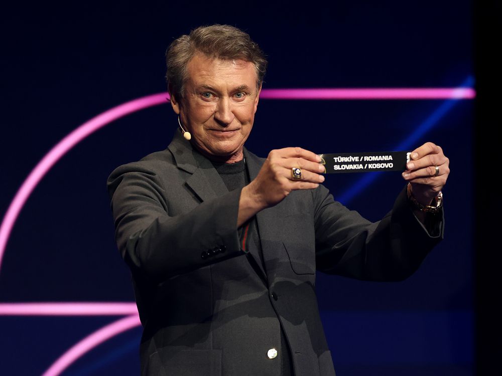 Did Wayne Gretzky mispronounce country names during World Cup draw?