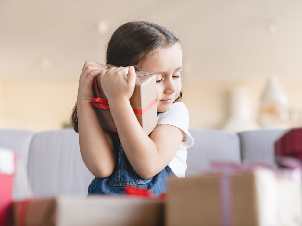 The do’s and don’ts of giving gifts to kids, according to a pediatrician