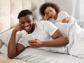 SEX FILES: Meet phubbing — a silent relationship killer SEX FILES: Meet phubbing — a silent relationship killer