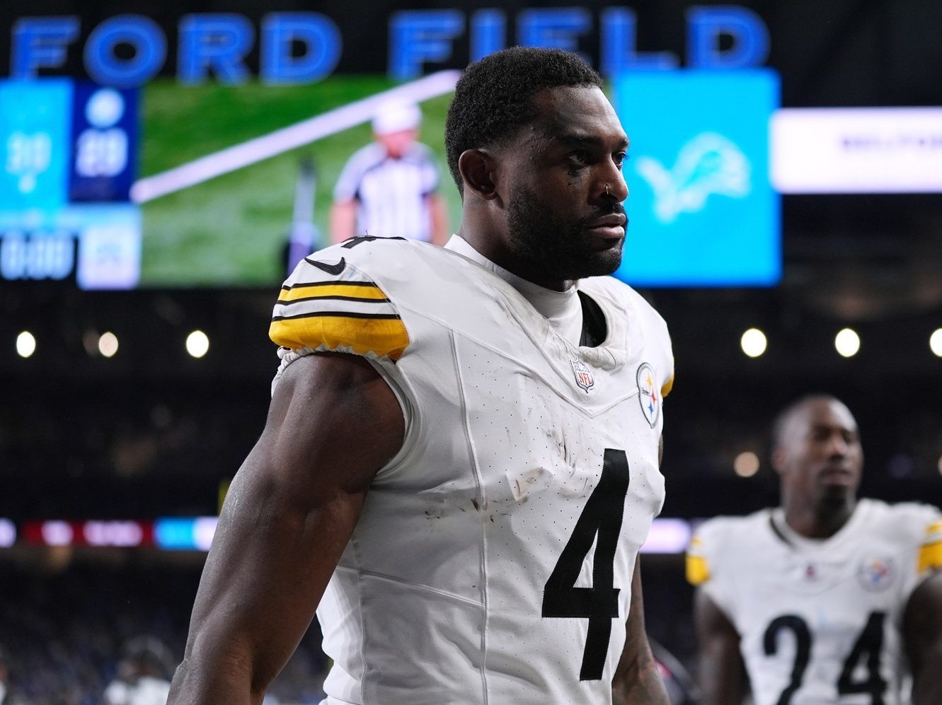 DK Metcalf suspended 2 games for altercation with fan