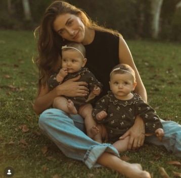  Mark Sanchez’ wife Perry and their two daughters. mark_sanchez/INSTAGRAM