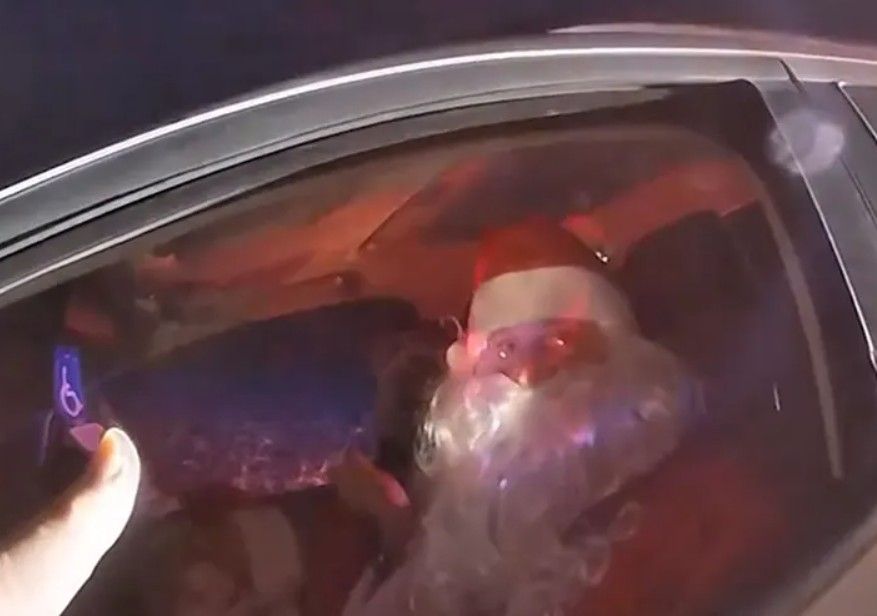 Leadfoot Santa pulled over for allegedly speeding in Ohio