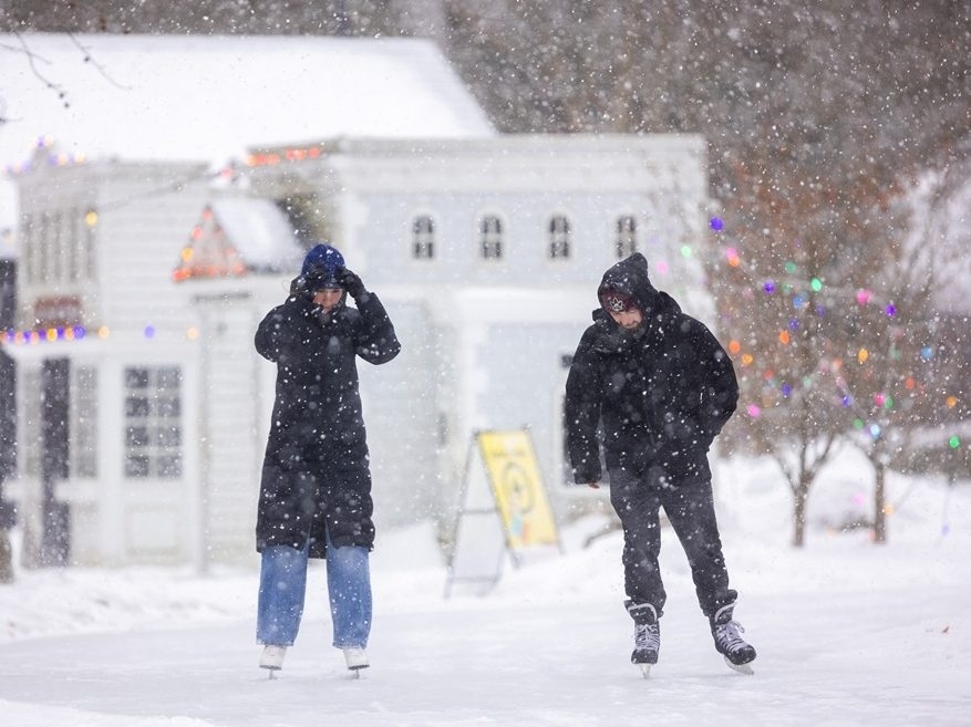 SNOW JOKE: Southern Ontario FACES Christmas DISASTER!