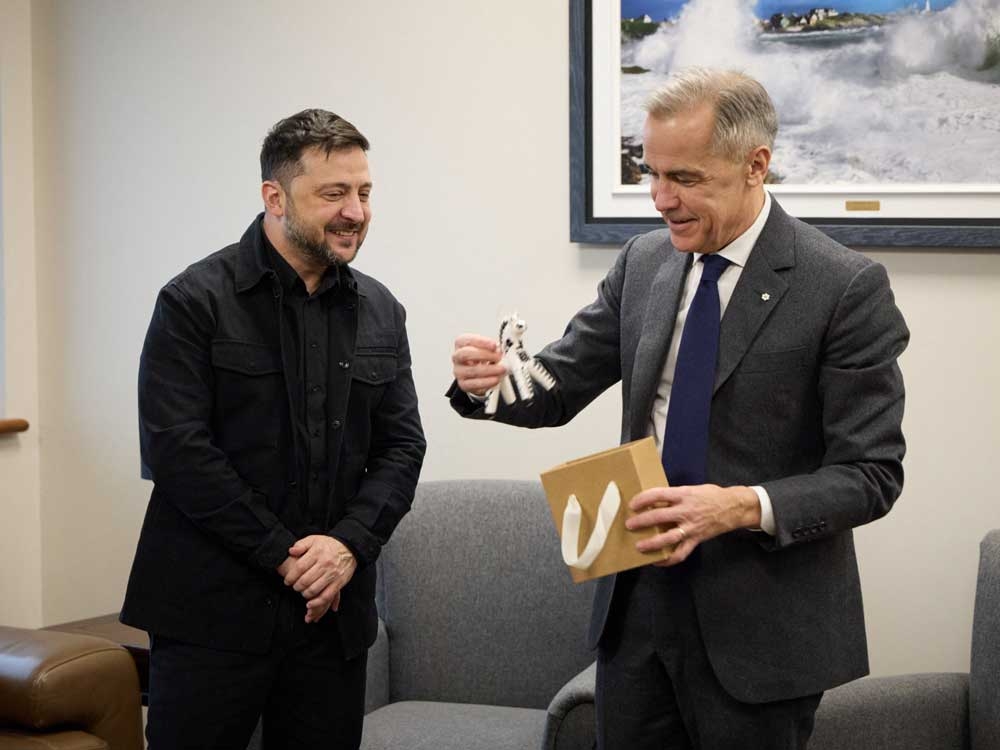 ZELENSKYY'S DESPERATE PLEA: Trump's SHOCK Peace Move Ignites Global Crisis!