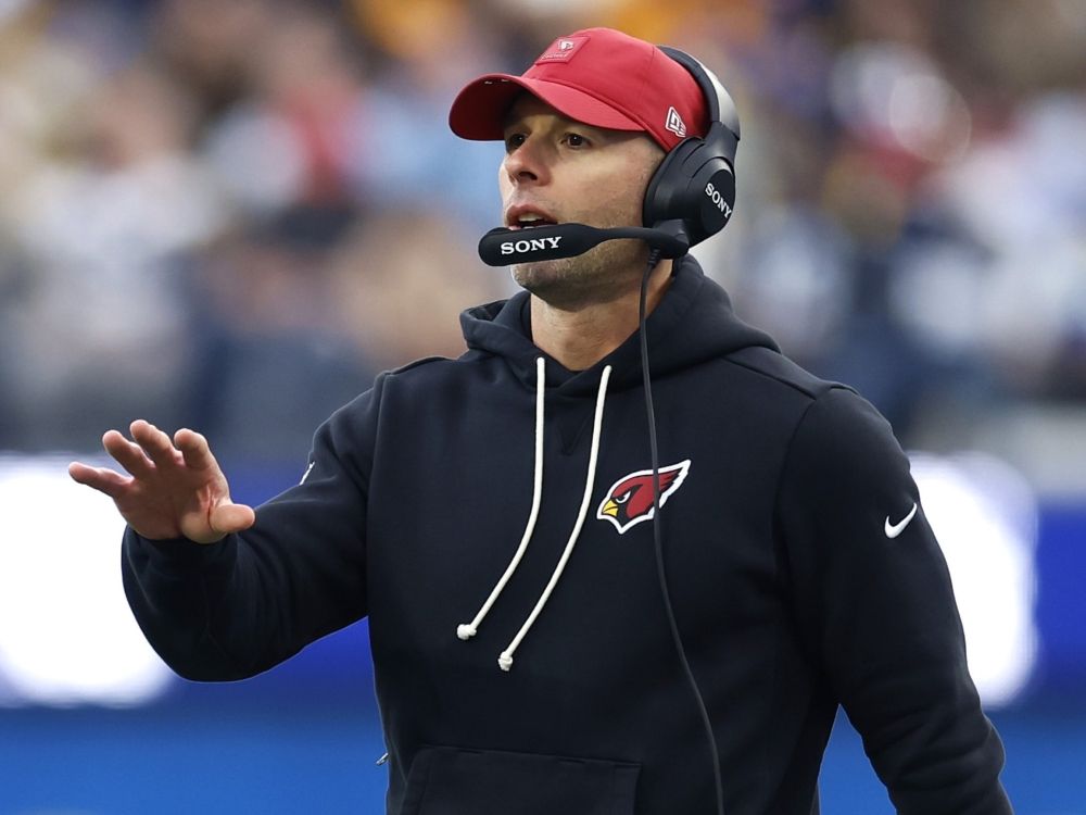 Head coach Jonathan Gannon of the Arizona Cardinals reacts during Sunday's game against the Los Angeles Rams.