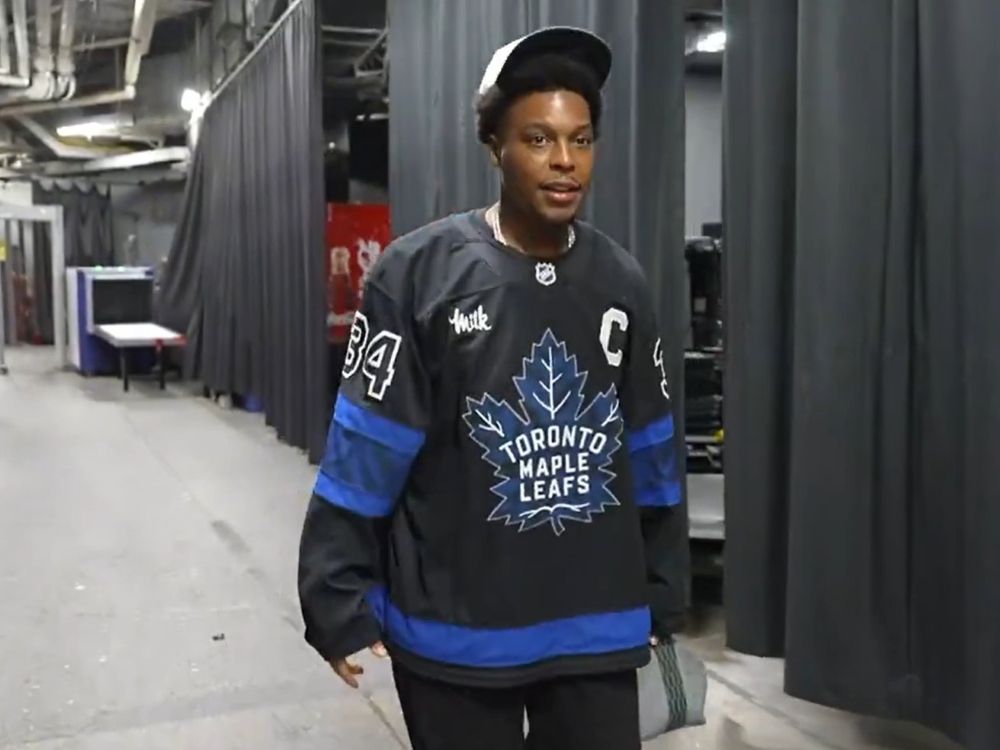Former Toronto Raptors star Kyle Lowry sported an Auston Matthews jersey before a game against the Raptors on Sunday. Read more.