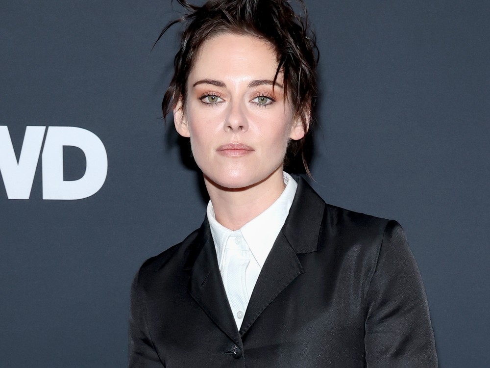 STEWART IS OUT: Hollywood Star FLEES Trump's America!