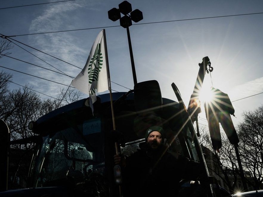 E.U., spurred by Trump, to sign mega free-trade deal with South America