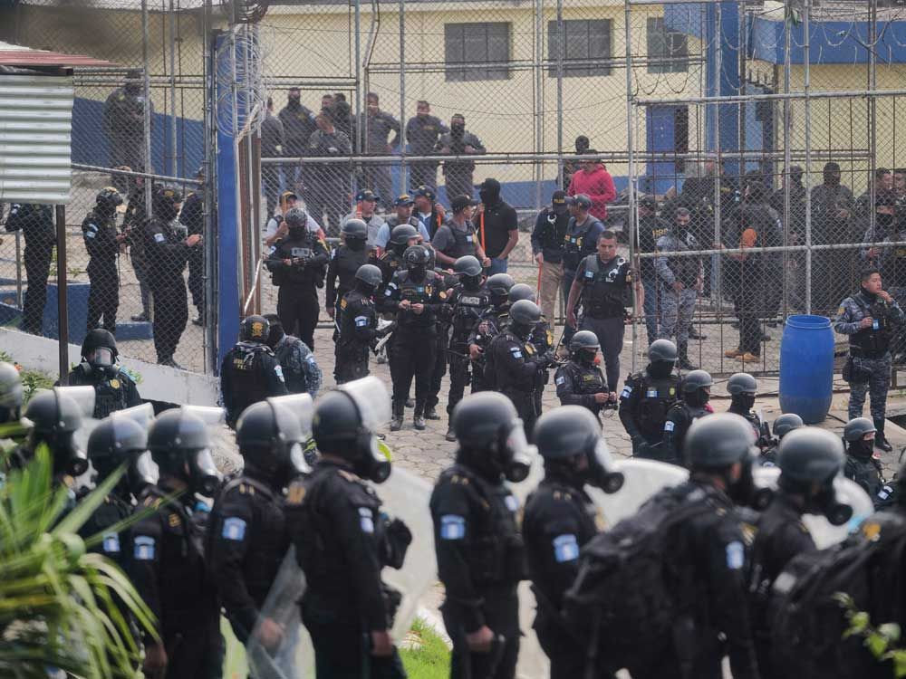 Guatemala declares state of siege after gang violence kills 7 police officers