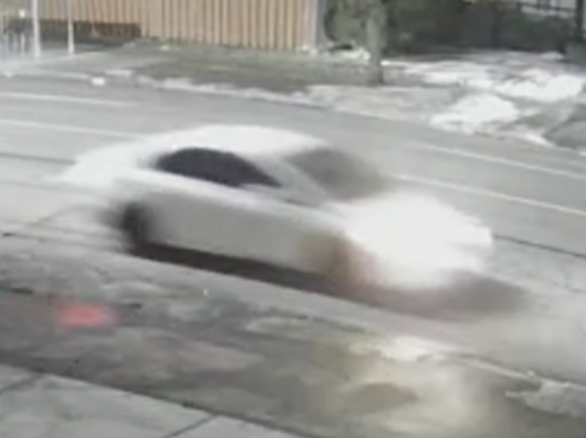  Peel Regional Police are seeking this white, four-door Honda Civic between the model years of 2010 and 2015 in a hit and run investigation. The vehicle has frontal damage.