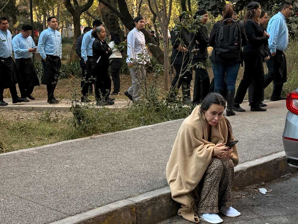 MEXICO SHAKEN: HUGE Earthquake Strikes!