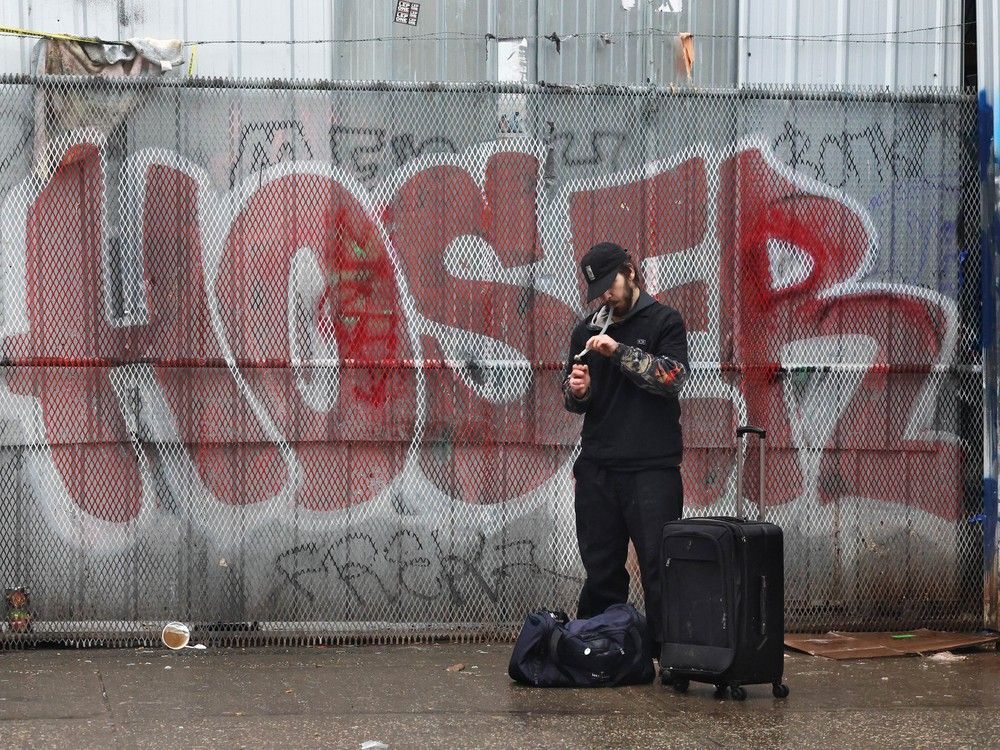 VANCOUVER, B.C., January 14, 2026 - Scenes from the DTES as the BC Government has announced the termination of their hard drug decriminalisation programme, in Vancouver, B.C., January 14, 2026. (NICK PROCAYLO/PNG 10110338A [PNG Merlin Archive]