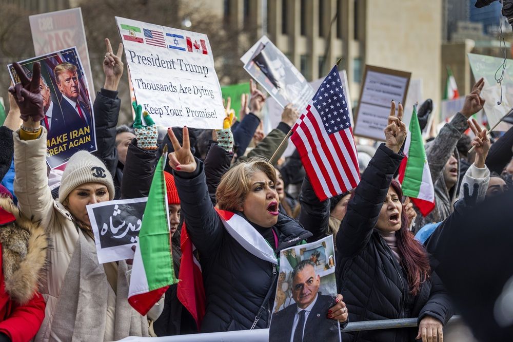 The Iranian community demonstrates against Iran’s Islamic rule on Tuesday, Jan. 13, 2026. ERNEST DOROSZUK/TORONTO SUN