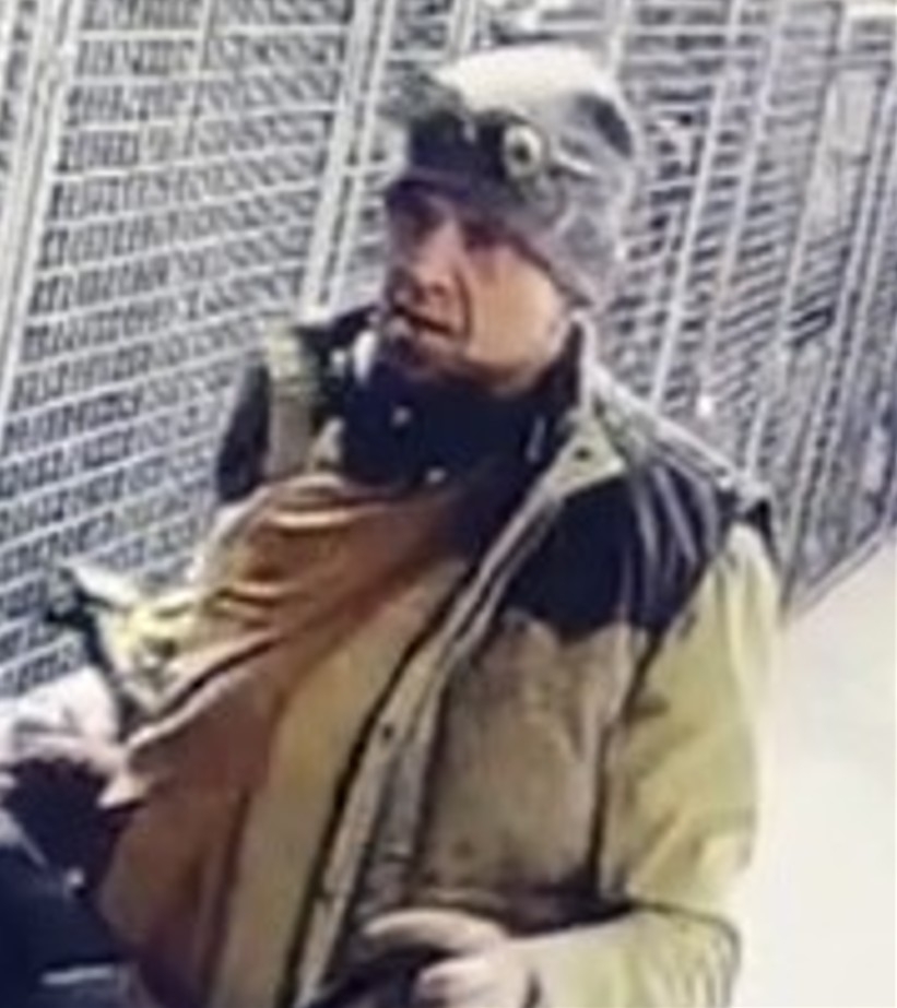  Investigators need help identifying this man, who is suspected of breaking into storage lockers at a Leslieville condo and stealing more than $15,000 in property on Monday, Jan. 19, 2026.