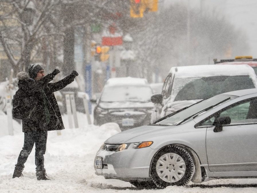 TORONTO SNOWMAGEDDON: 30CM BLIZZARD WARNING!