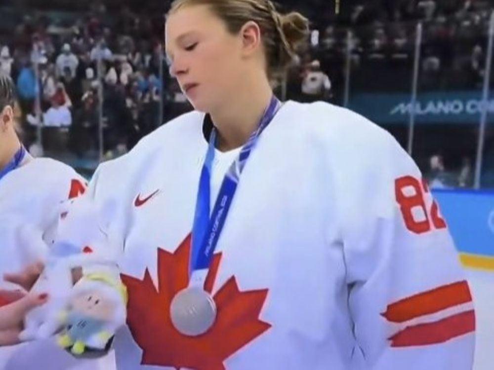 Canadian women’s hockey players go viral over Olympic silver-medal stuffies reactions