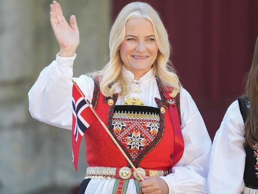 Norwegian crown princess apologizes for Jeffrey Epstein contact