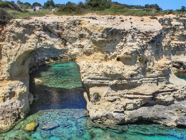 HEARTBREAK IN ITALY: ICONIC ARCH CRUMBLES ON DAY OF LOVE!