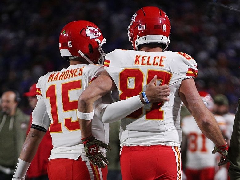  Patrick Mahomes #15 and Travis Kelce #87 of the Kansas City Chiefs walk off the field together during the second quarter in the game against the Buffalo Bills at Highmark Stadium on November 02, 2025 in Orchard Park, New York. (Bryan M. Bennett/Getty Images)