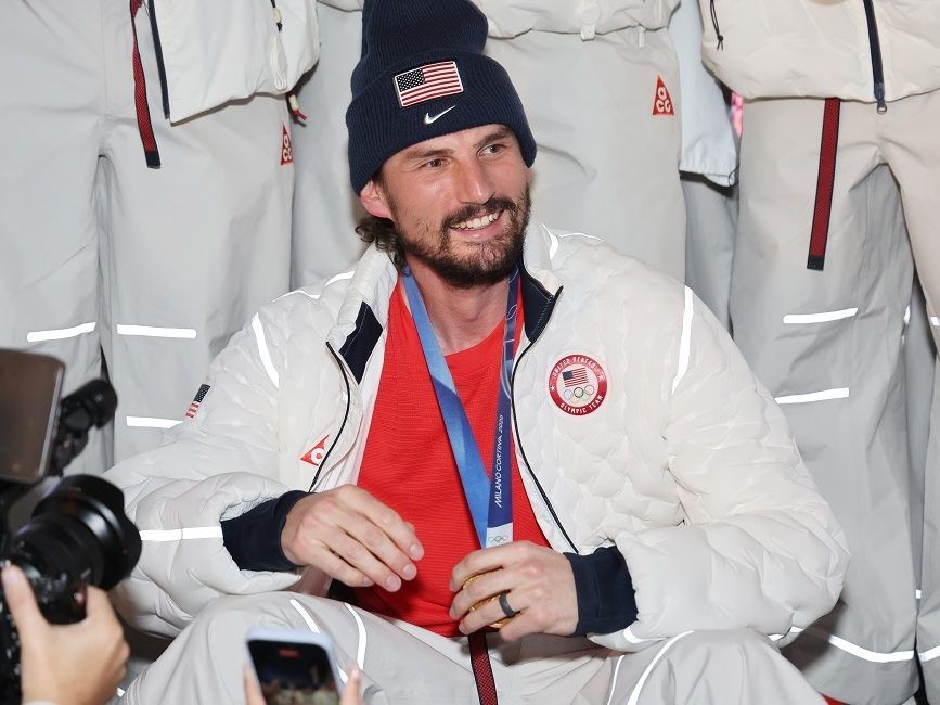 Trump invites U.S. hockey men to SOTU address, women decline